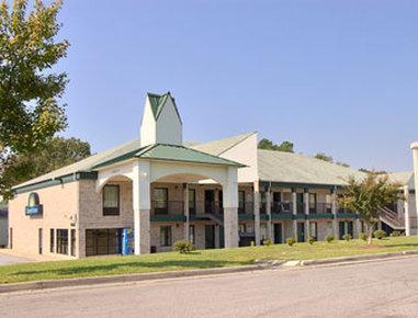 Brentwood Inn & Suites Suffolk Exterior foto